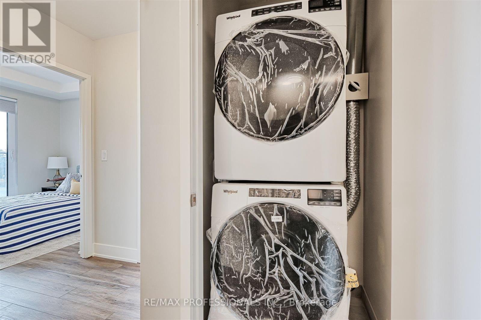 114 - 62 Dixfield Drive, Toronto, Ontario  M9C 3W1 - Photo 17 - W12217886