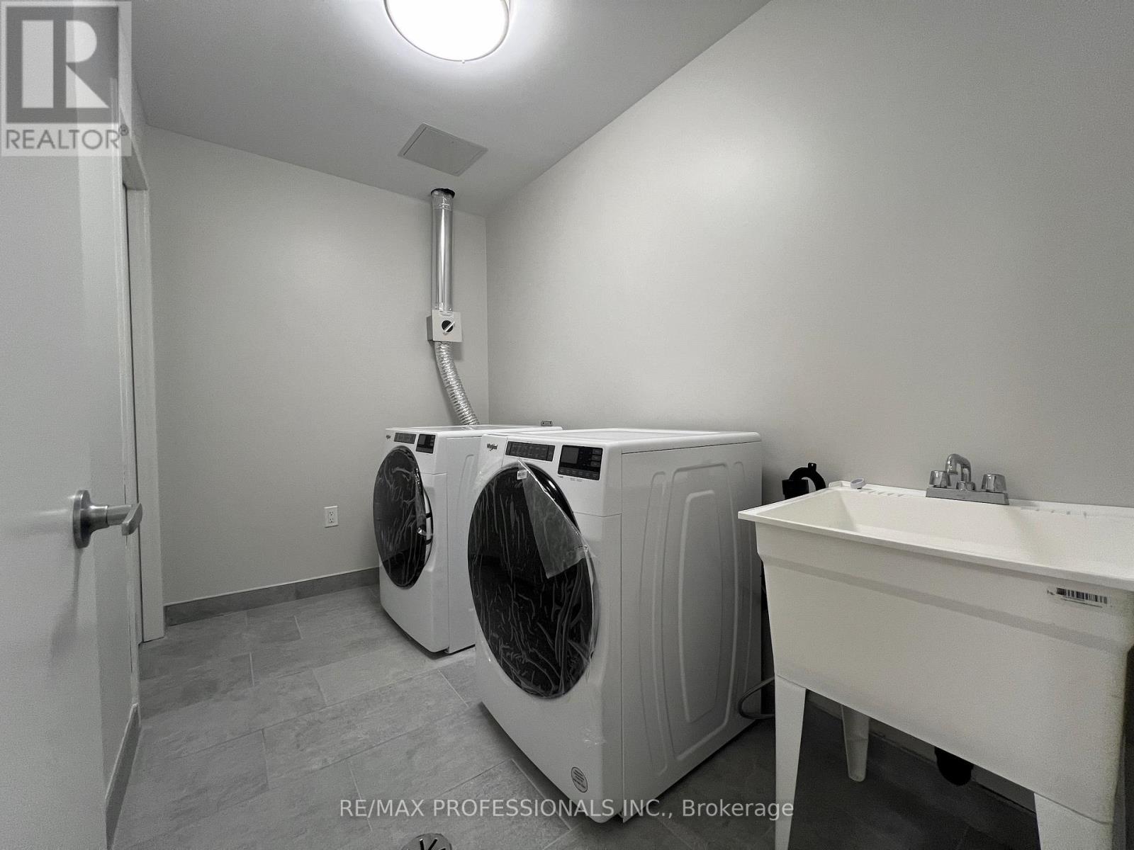 112 - 62 Dixfield Drive, Toronto, Ontario  M9C 3W1 - Photo 17 - W12217887