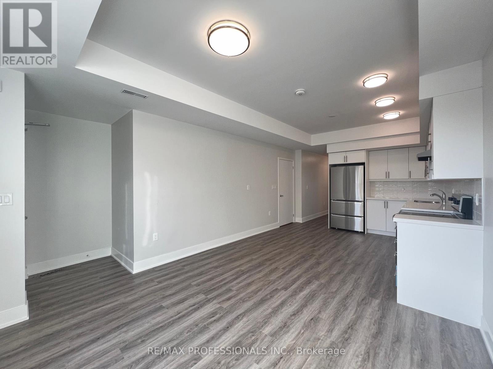 112 - 62 Dixfield Drive, Toronto, Ontario  M9C 3W1 - Photo 3 - W12217887