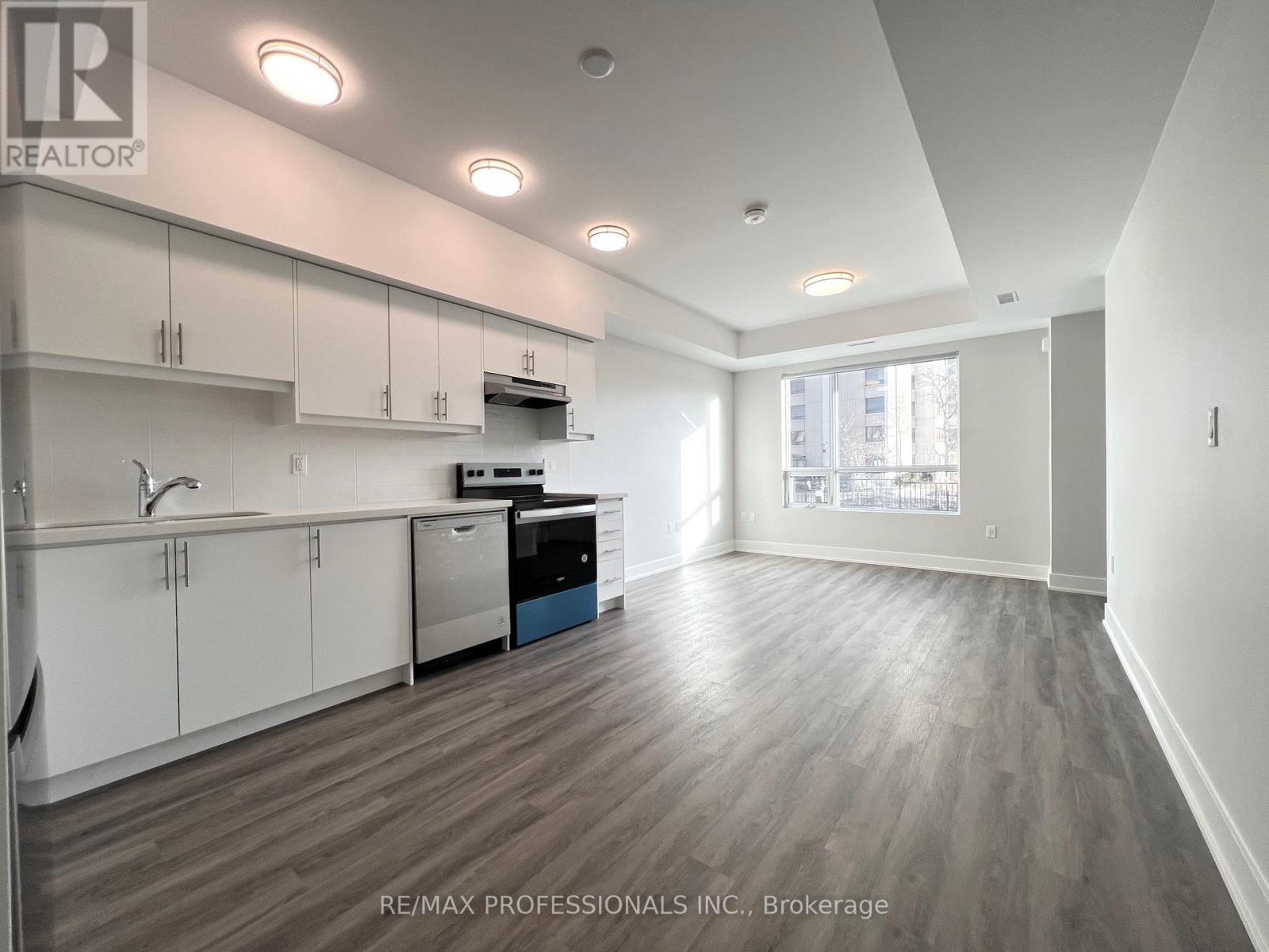 112 - 62 Dixfield Drive, Toronto, Ontario  M9C 3W1 - Photo 5 - W12217887