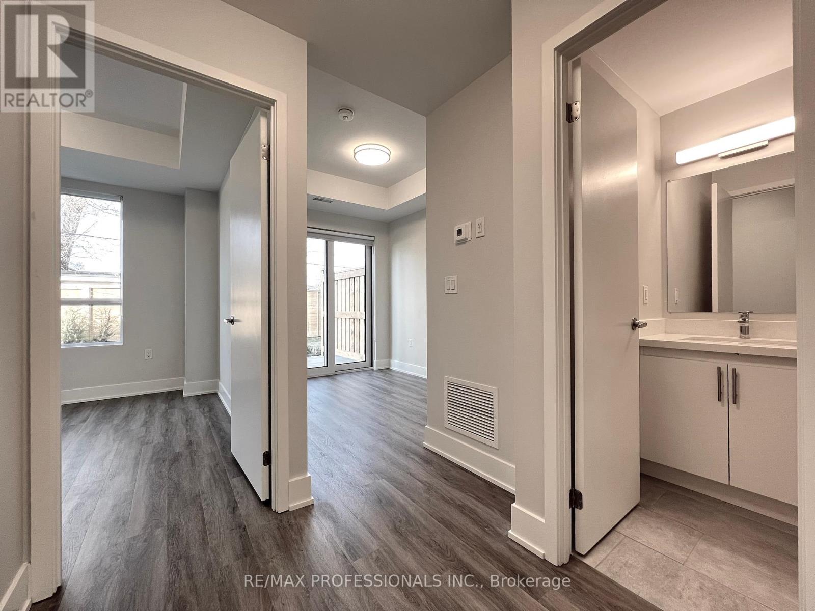 112 - 62 Dixfield Drive, Toronto, Ontario  M9C 3W1 - Photo 6 - W12217887