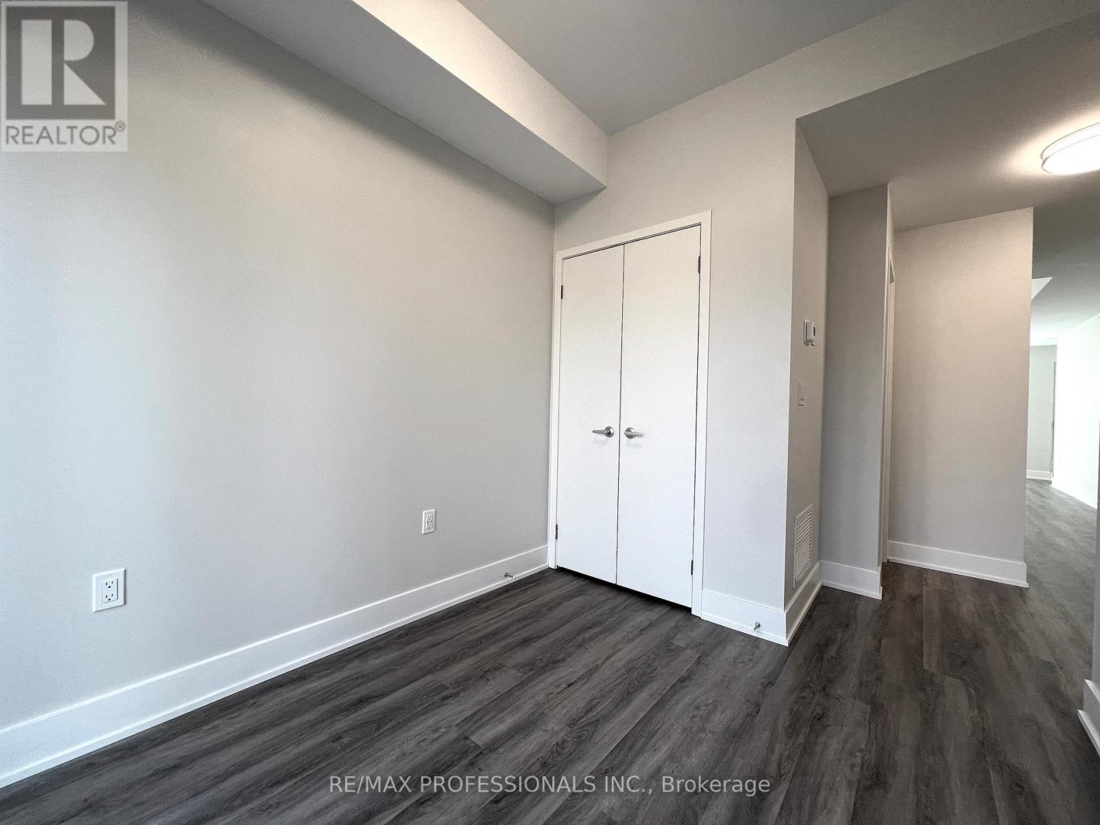 112 - 62 Dixfield Drive, Toronto, Ontario  M9C 3W1 - Photo 8 - W12217887