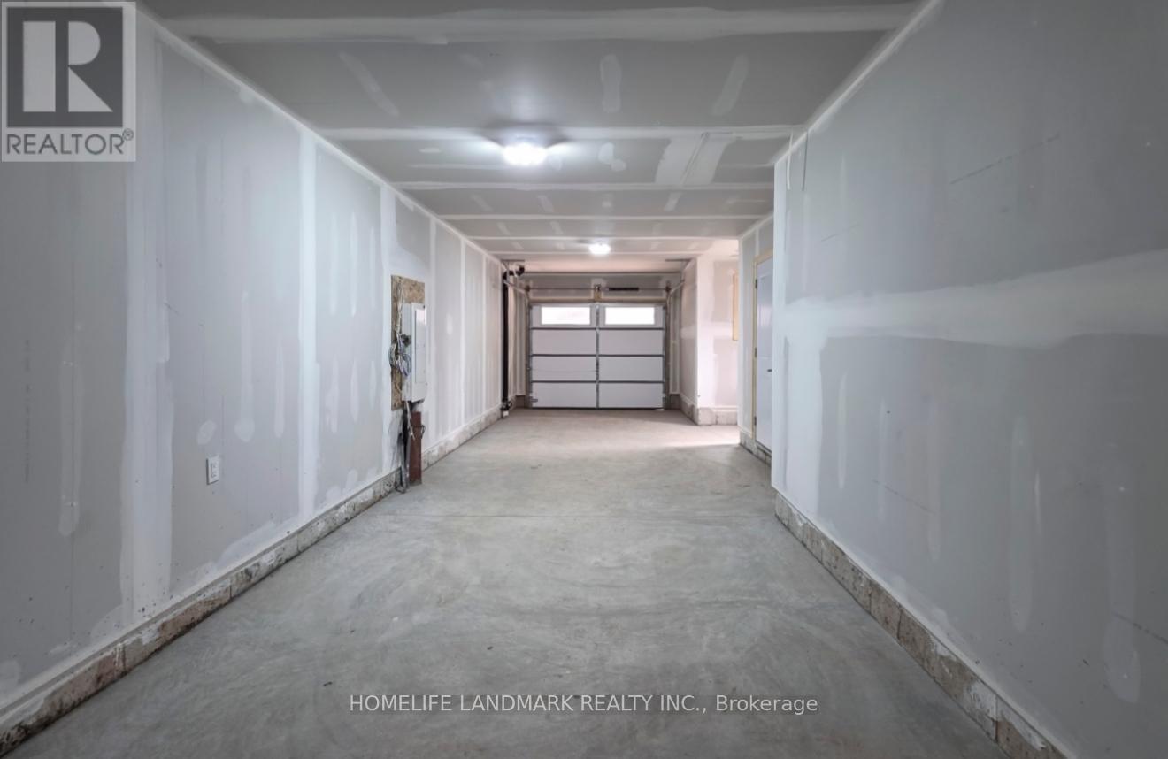 35 - 280 Melody Common, Oakville, Ontario  L6H 7H2 - Photo 32 - W12217921