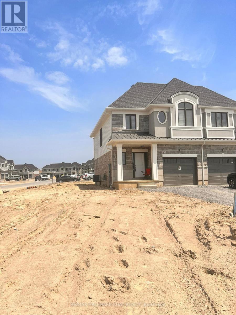 94 AQUASANTA CRESCENT, Hamilton, Ontario