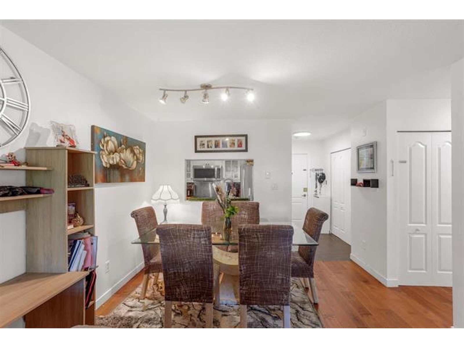 218 15991 Thrift Avenue, Surrey, British Columbia  V4B 2M9 - Photo 10 - R3014210