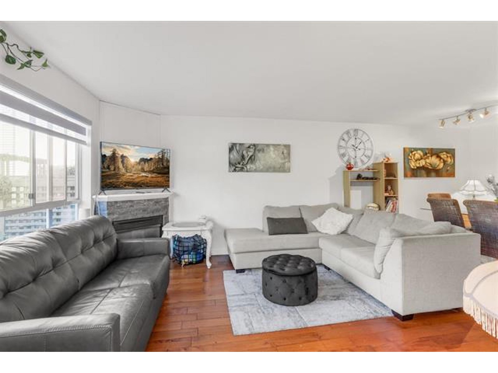 218 15991 Thrift Avenue, Surrey, British Columbia  V4B 2M9 - Photo 3 - R3014210