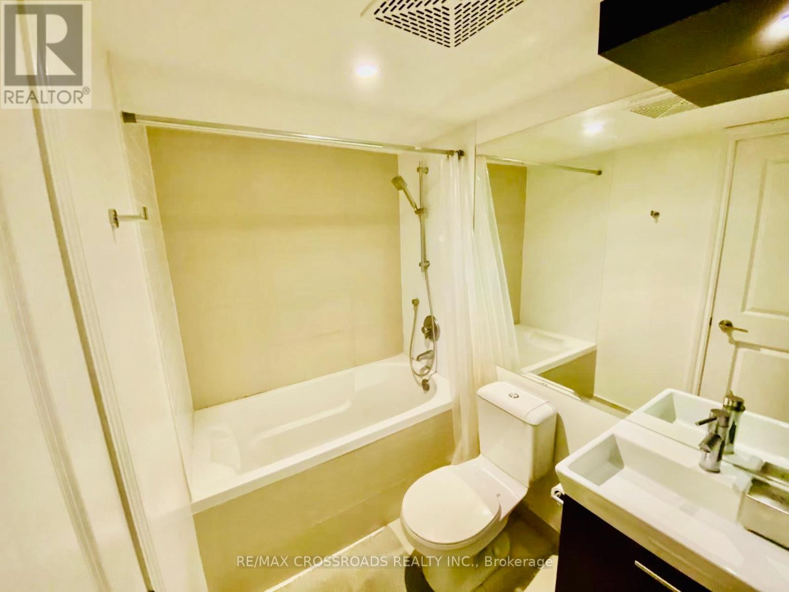5414 - 386 Yonge Street, Toronto, Ontario  M5B 0A5 - Photo 8 - C12217931