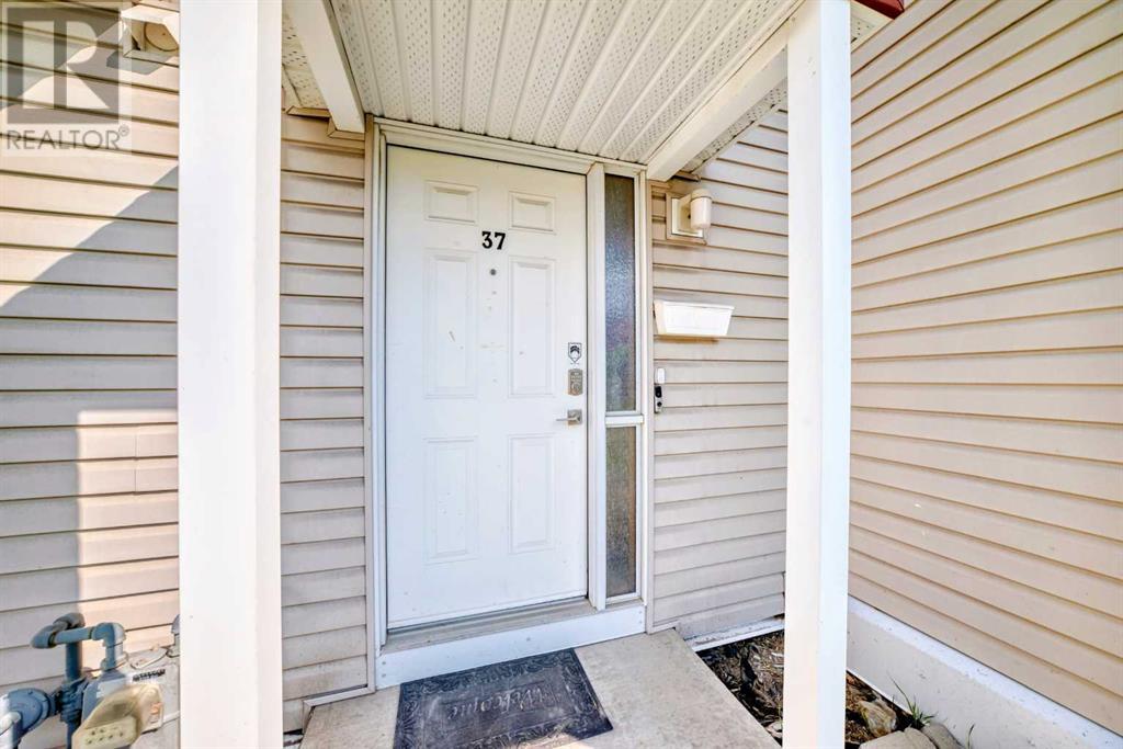 37, 5425 Pensacola Crescent Se, Calgary, Alberta  T2A 2G7 - Photo 2 - A2228585