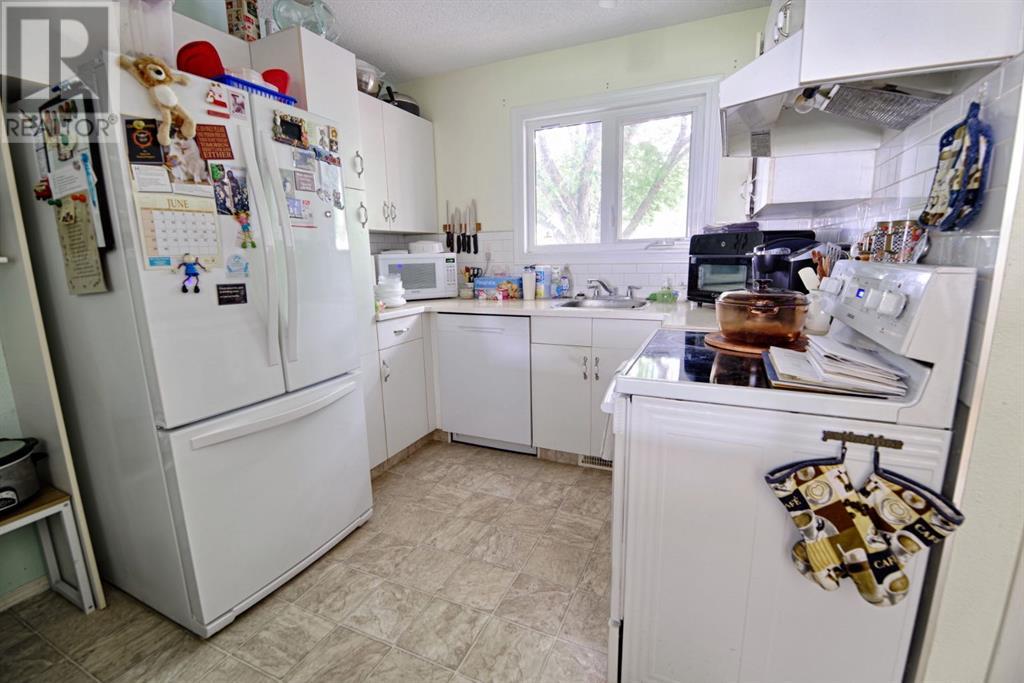 33, 1601 23 Street N, Lethbridge, Alberta  T1H 4K1 - Photo 7 - A2229324