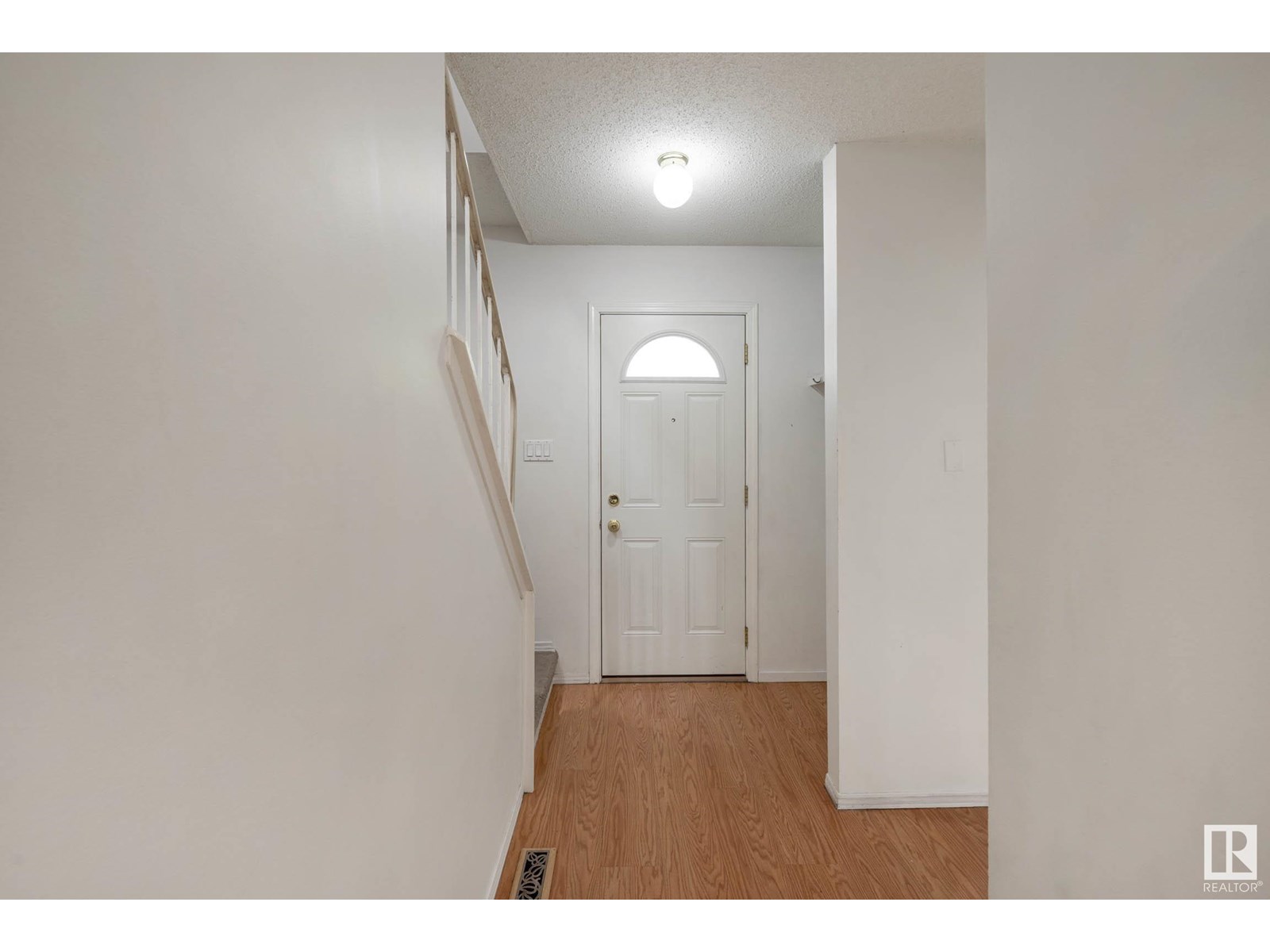 2d Castle Tc Nw, Edmonton, Alberta  T5X 2E6 - Photo 5 - E4442168
