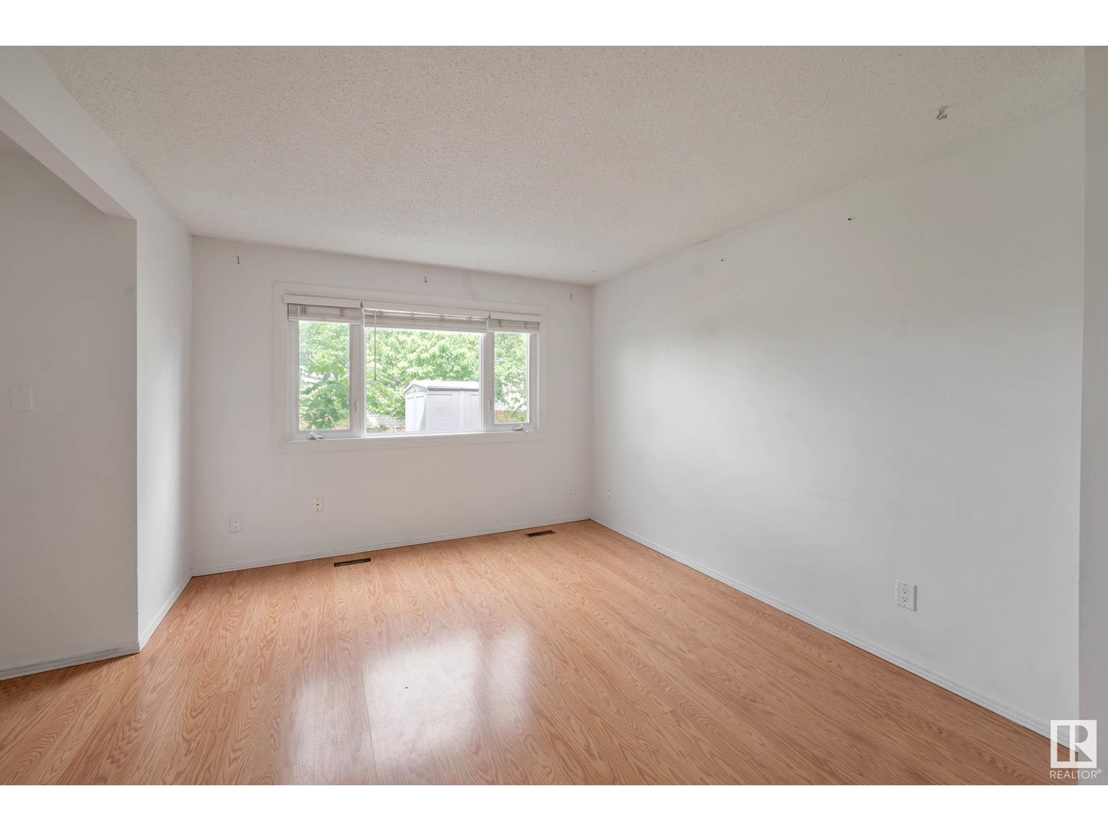 2d Castle Tc Nw, Edmonton, Alberta  T5X 2E6 - Photo 10 - E4442168