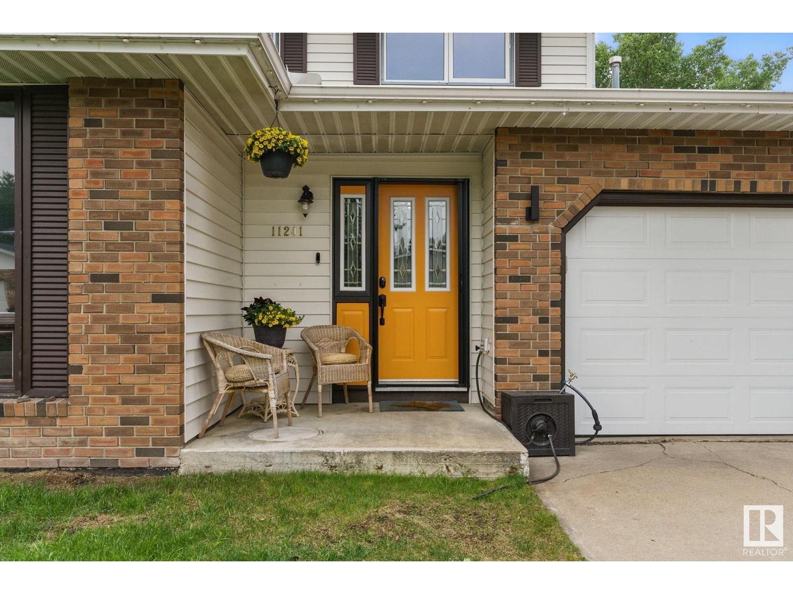 11241 34a Av Nw, Edmonton, Alberta  T6J 3M4 - Photo 2 - E4442167