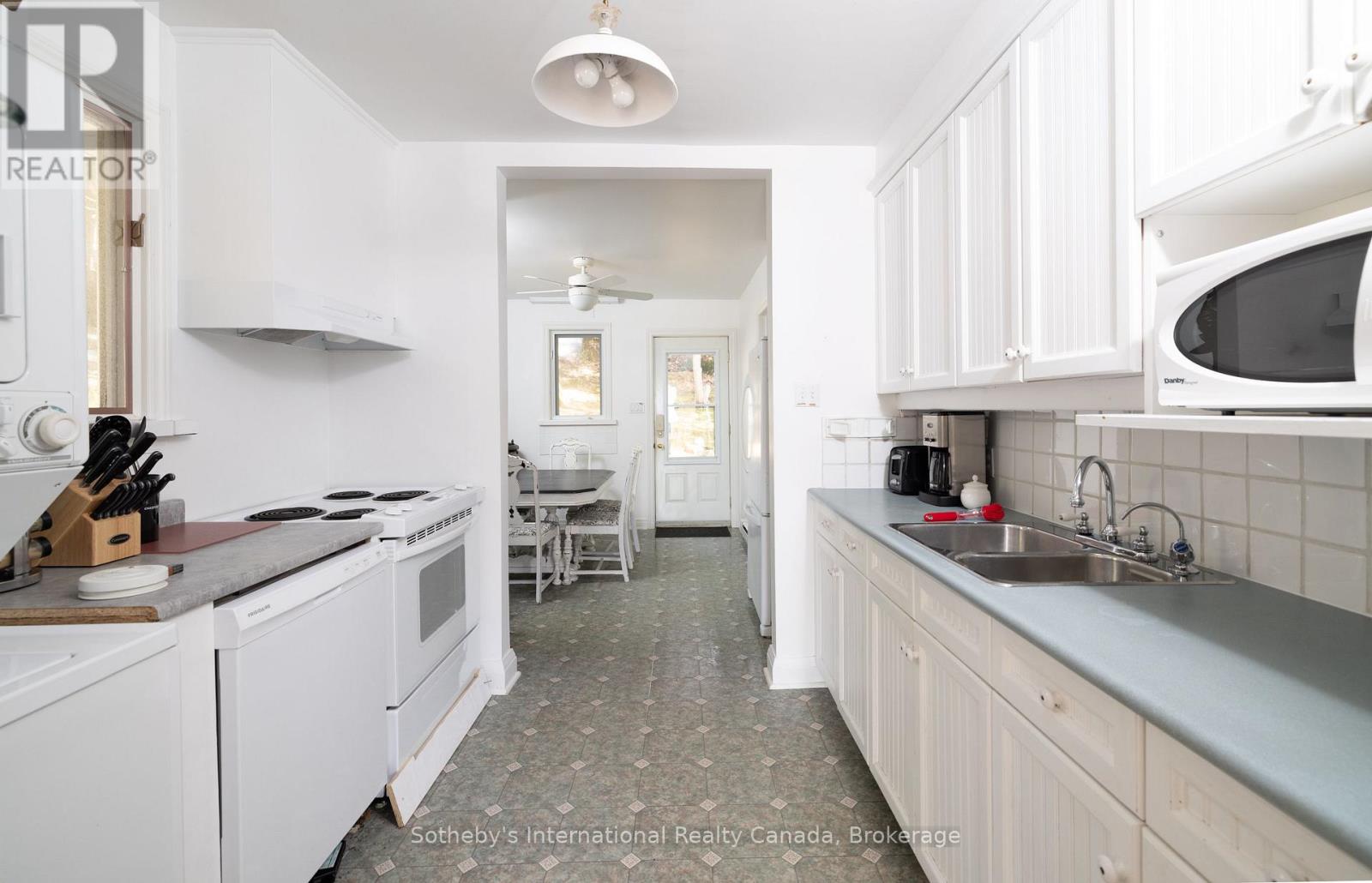 1-1076 Birch Point Road, Gravenhurst, Ontario  P1P 1R1 - Photo 15 - X12134532