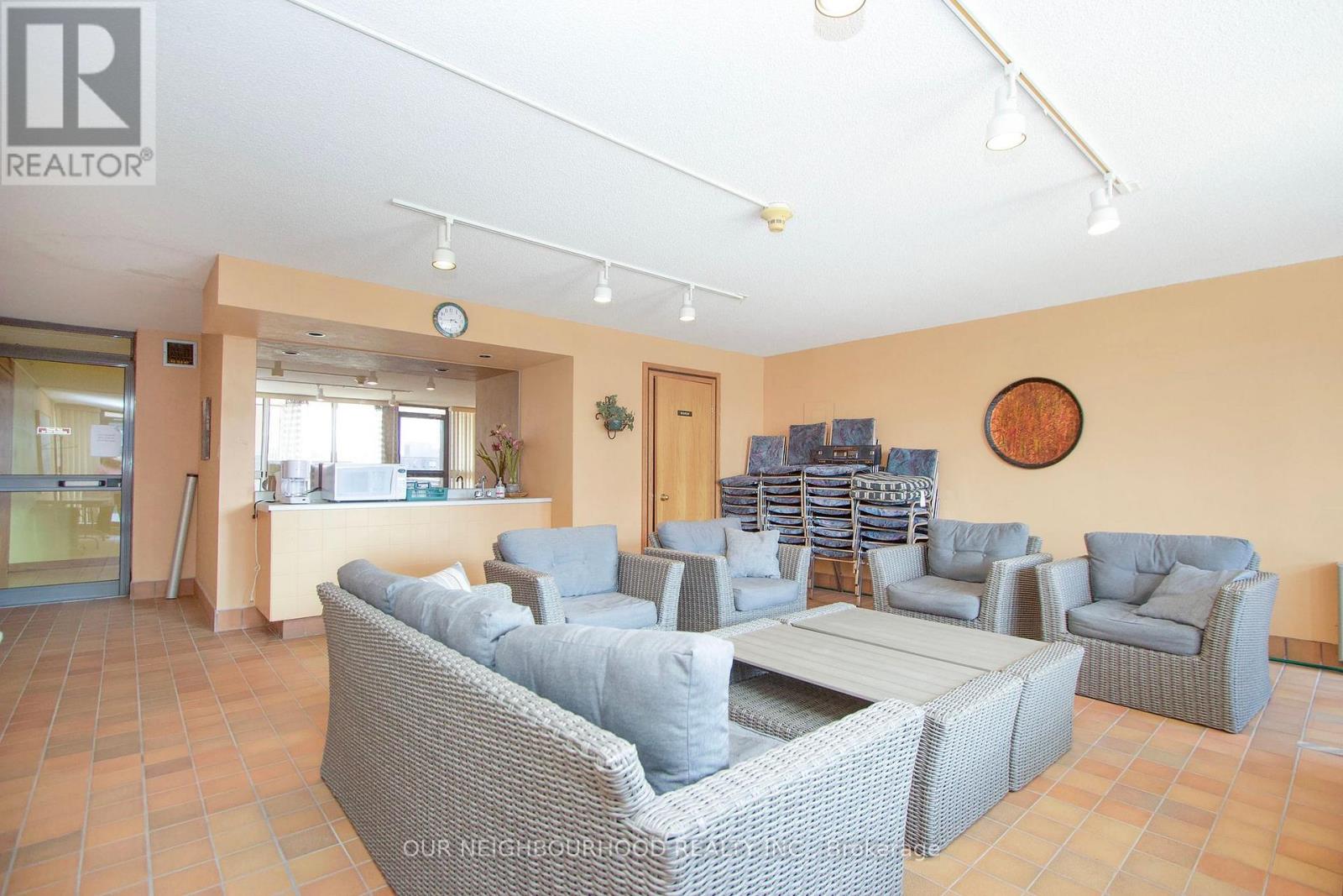 203 - 80 Athol Street E, Oshawa, Ontario  L1H 8B7 - Photo 18 - E12218020