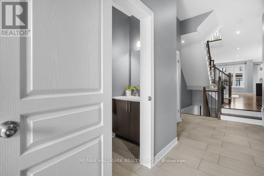107 Nutting Crescent, Ottawa, Ontario  K4M 0C3 - Photo 4 - X12170775