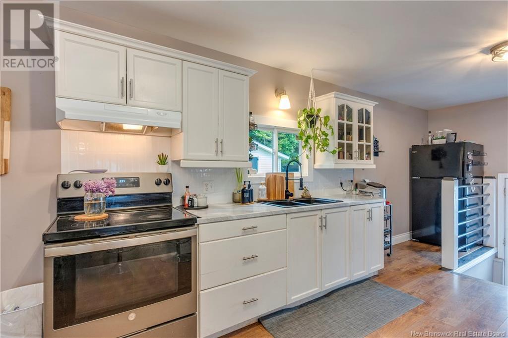 Property at 14 Currie Avenue image 3
