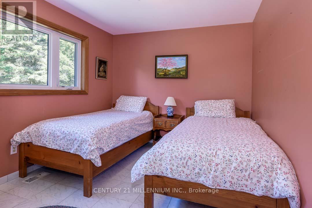 248504 5 Sideroad, Mono, Ontario  L9W 6L3 - Photo 33 - X12217961