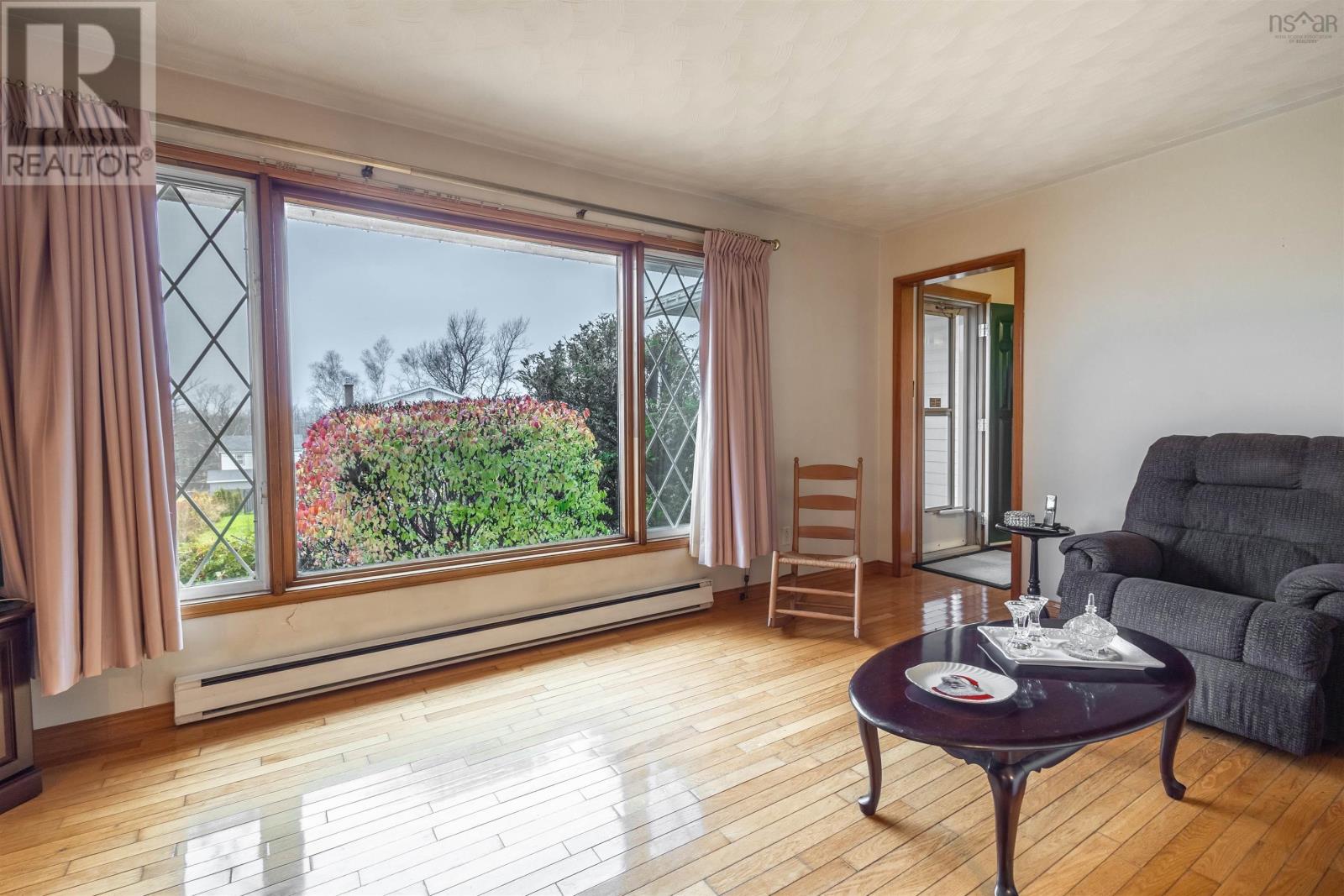 Property at 55 Beechwood Crescent image 2