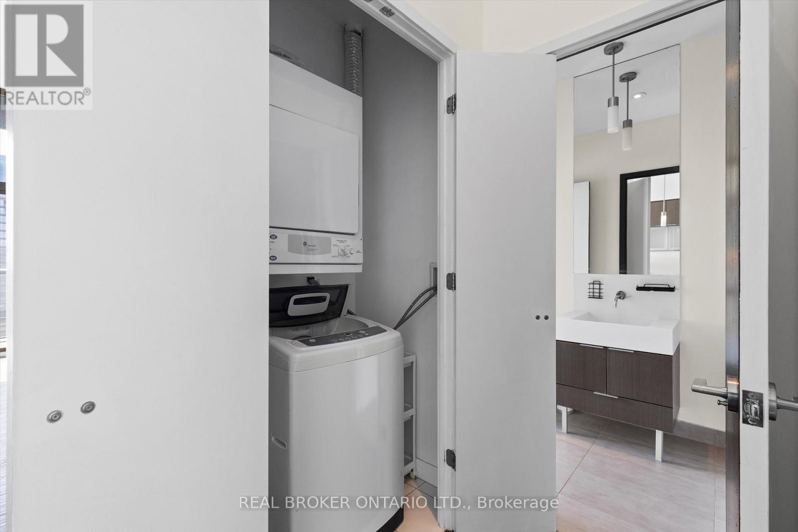 Ph 4403 - 110 Charles Street E, Toronto, Ontario  M4Y 1T5 - Photo 28 - C12214929