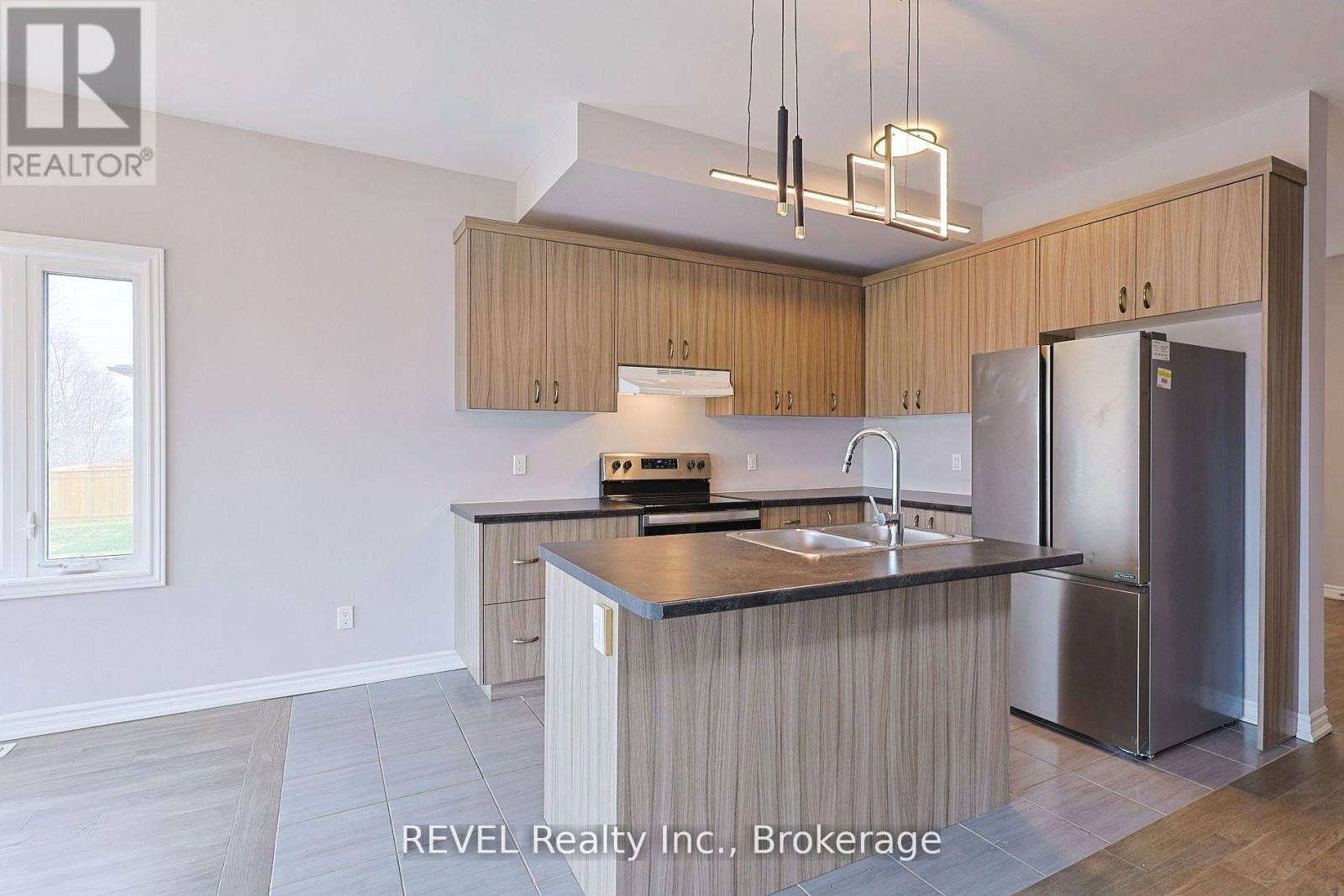139 Caroline Street, Welland (Lincoln/crowland), Ontario  L3B 0K1 - Photo 16 - X12204553