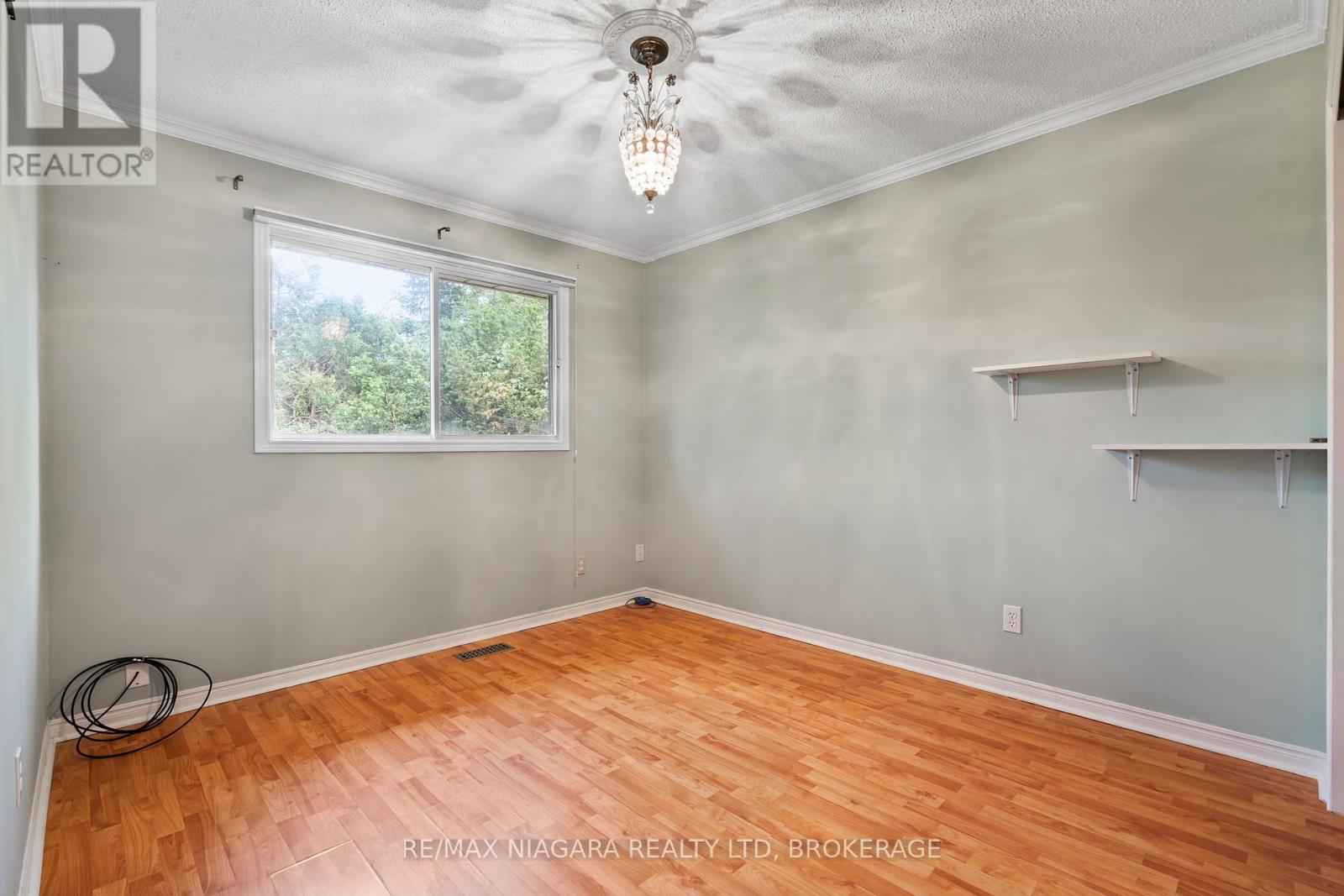 7534 Merritt Avenue, Niagara Falls, Ontario  L2G 5C5 - Photo 20 - X12214036