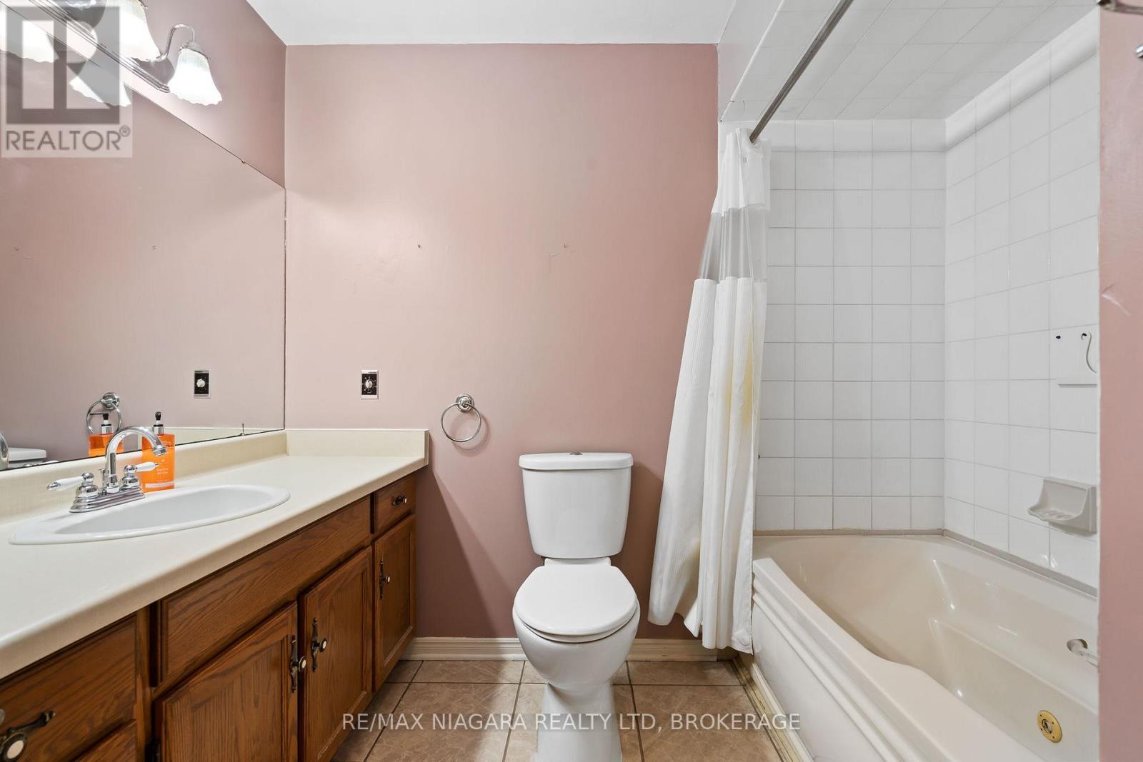 7534 Merritt Avenue, Niagara Falls, Ontario  L2G 5C5 - Photo 26 - X12214036