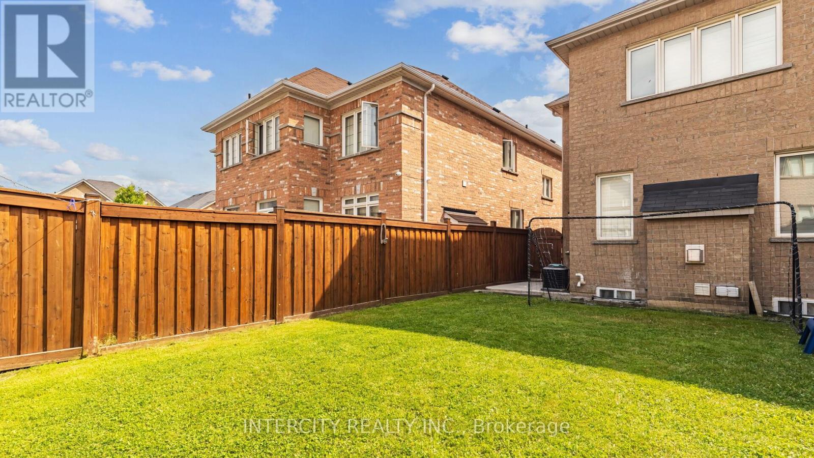 72 Campwood Crescent, Brampton (Bram East), Ontario  L6P 3S8 - Photo 48 - W12215311