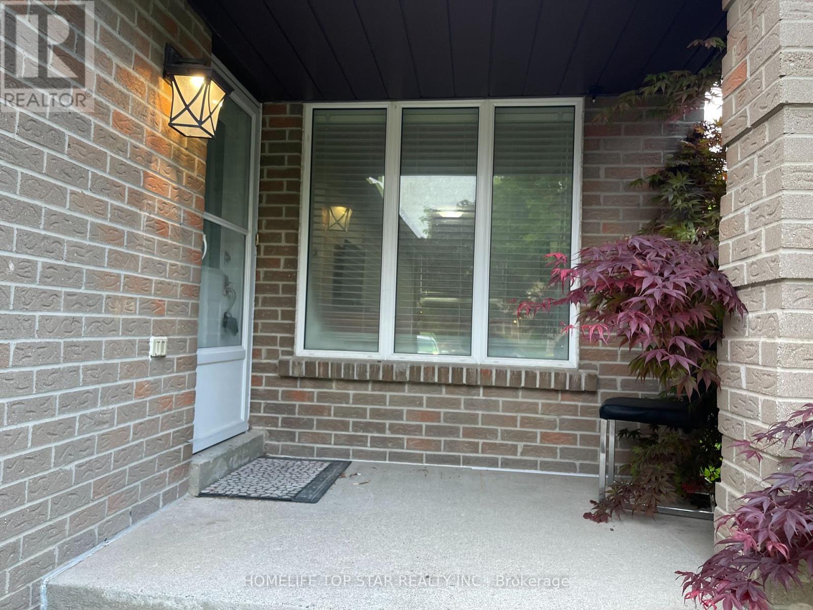 32 Millington Crescent, Ajax, Ontario  L1T 1R3 - Photo 4 - E12217997