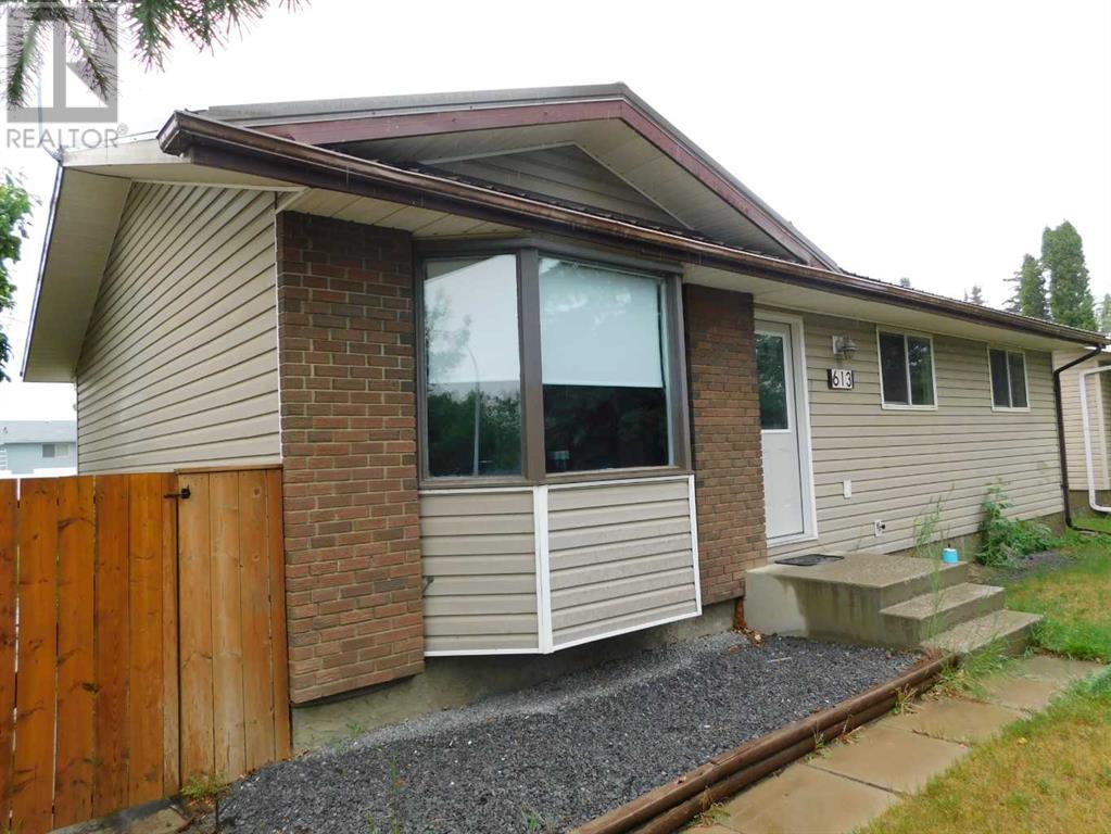 Property at 613 Lakewood Road E image 1