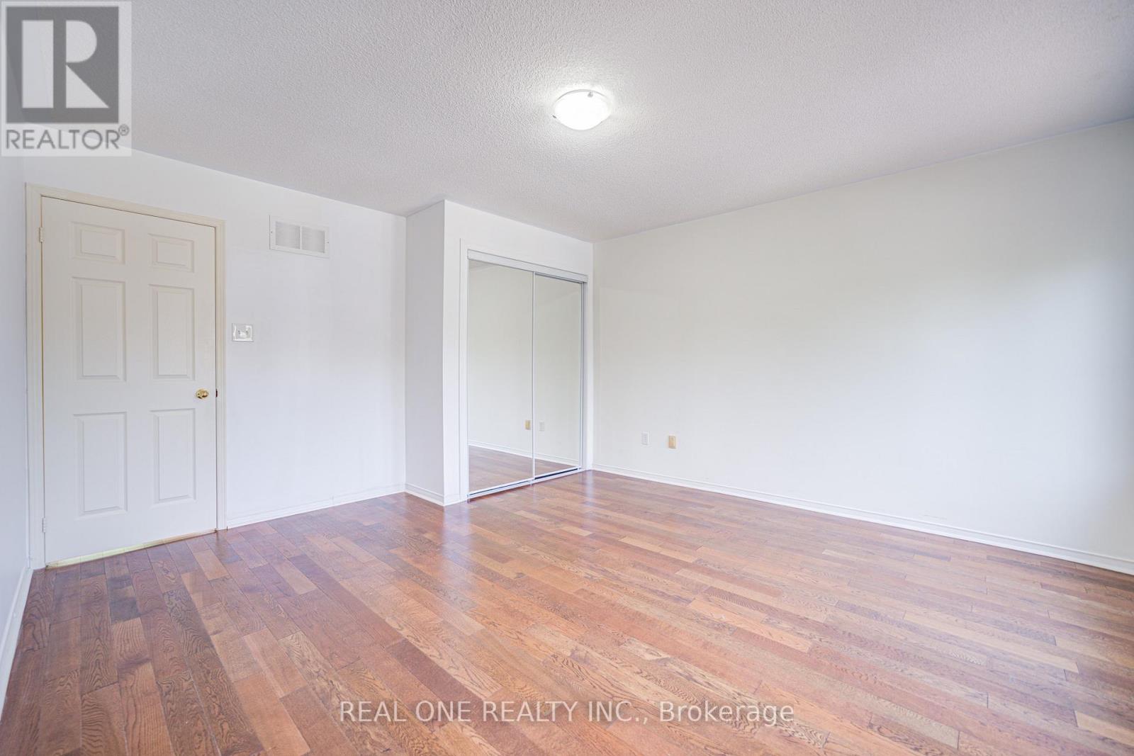 2899 Westbury Court, Mississauga, Ontario  L5M 6B2 - Photo 19 - W12217967