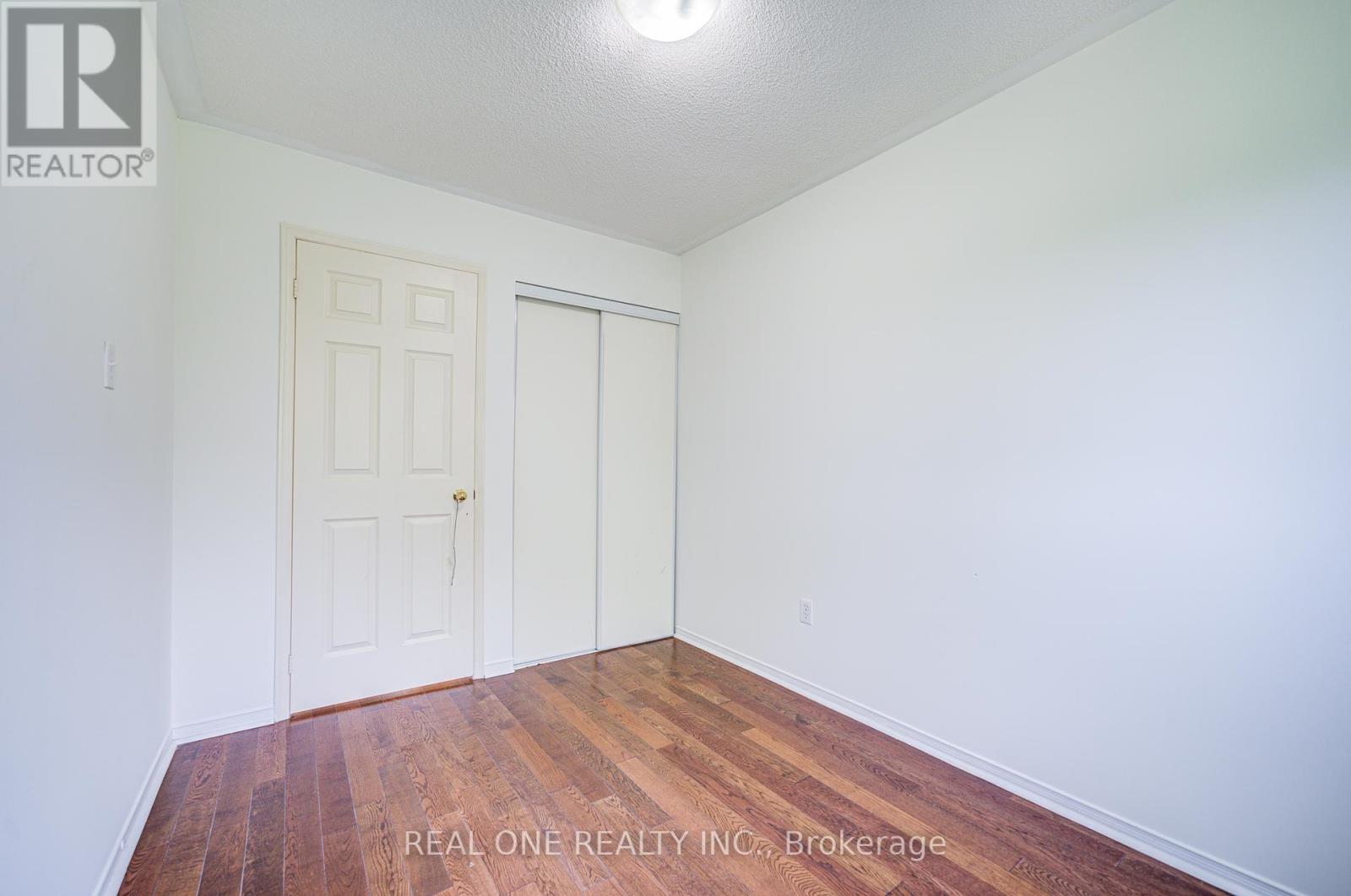 2899 Westbury Court, Mississauga, Ontario  L5M 6B2 - Photo 23 - W12217967