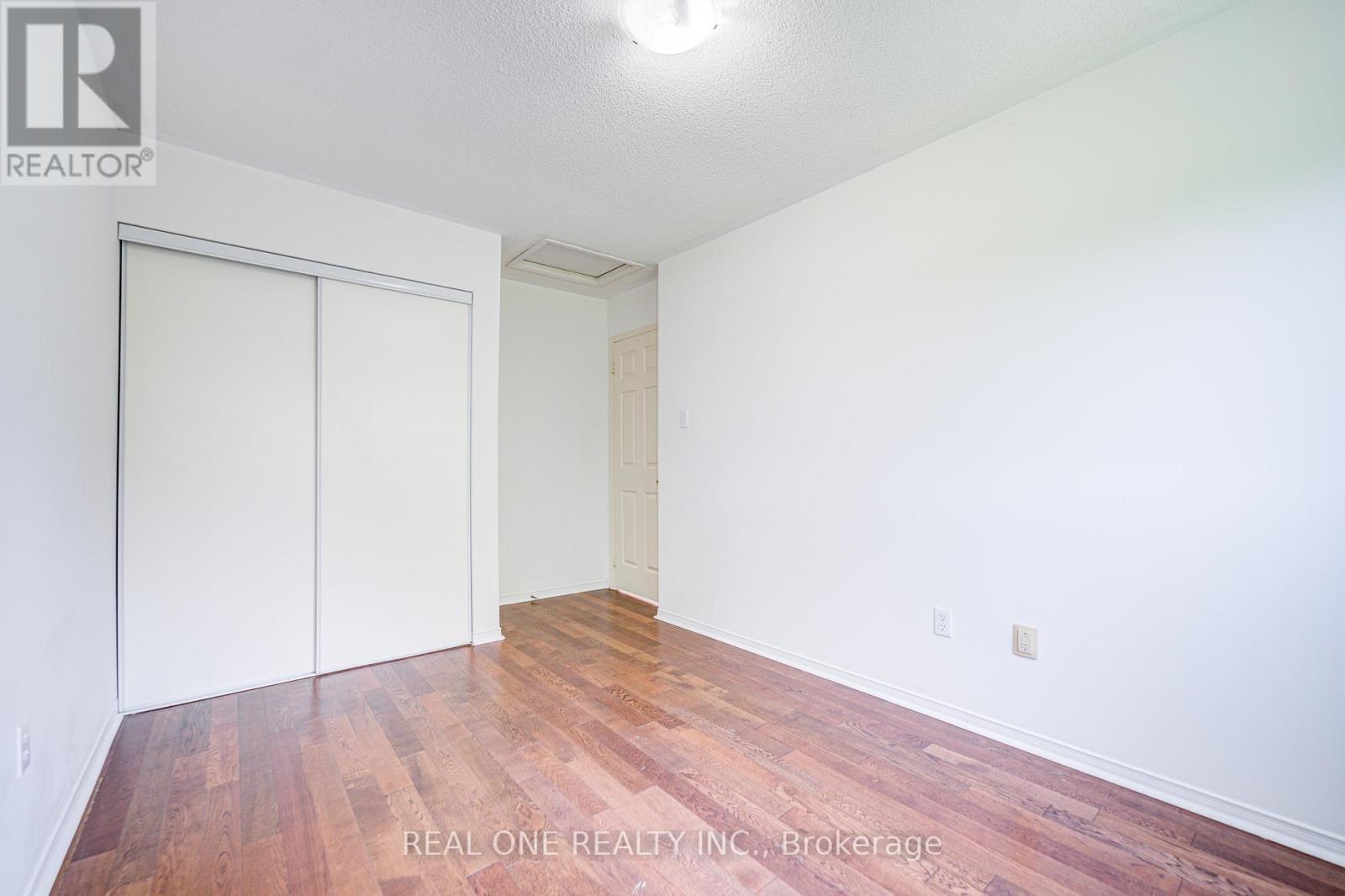 2899 Westbury Court, Mississauga, Ontario  L5M 6B2 - Photo 25 - W12217967