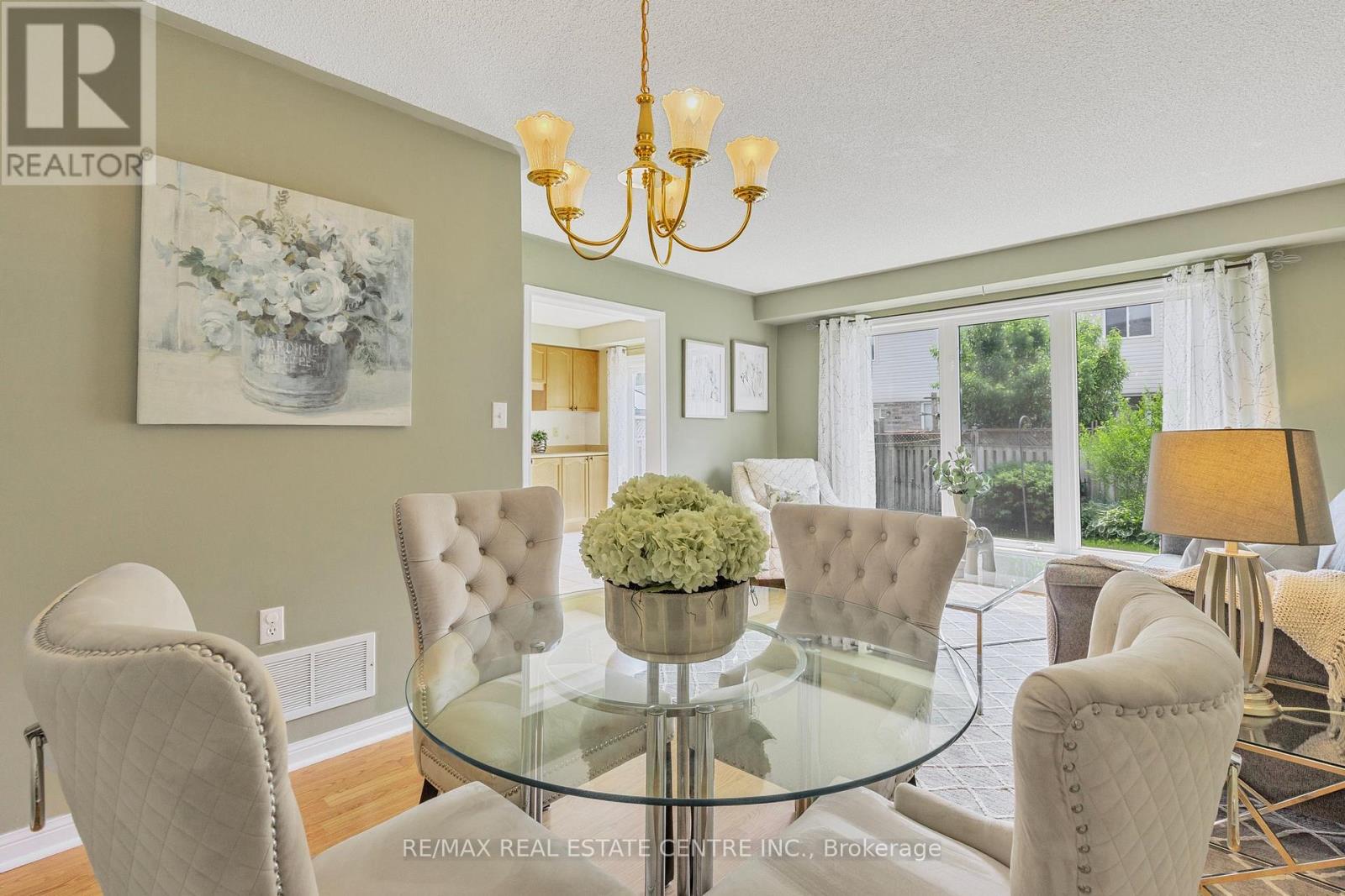 12 Sentimental Way, Brampton, Ontario  L7A 2S1 - Photo 8 - W12217971