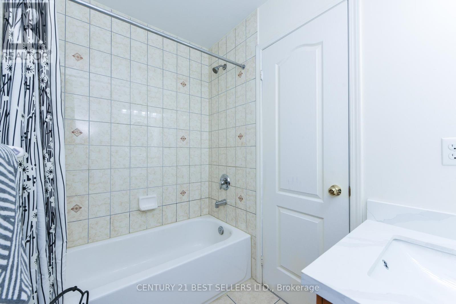 4247 Thomas Alton Boulevard, Burlington, Ontario  L7M 0N6 - Photo 26 - W12217981