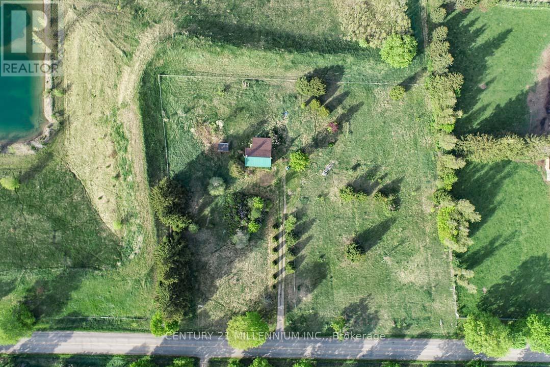 18323 Shaws Creek Road, Caledon, Ontario  L7K 1L2 - Photo 2 - W12217982