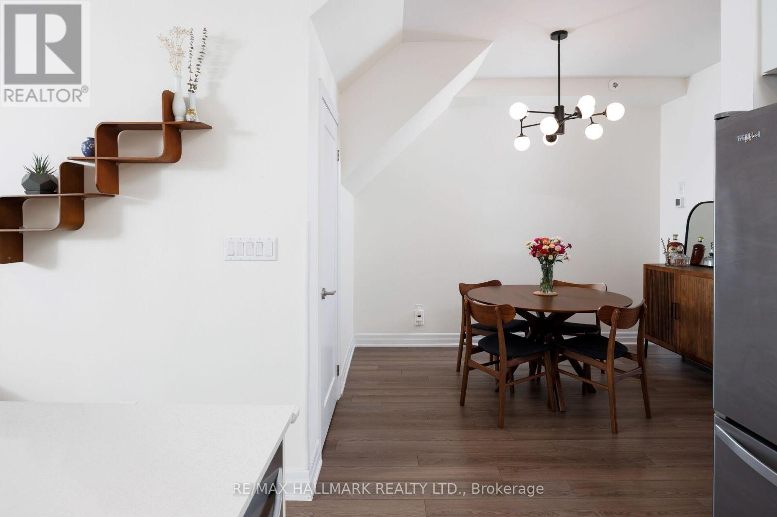 724 - 665 Cricklewood Drive, Mississauga, Ontario  L5G 0B9 - Photo 9 - W12218033