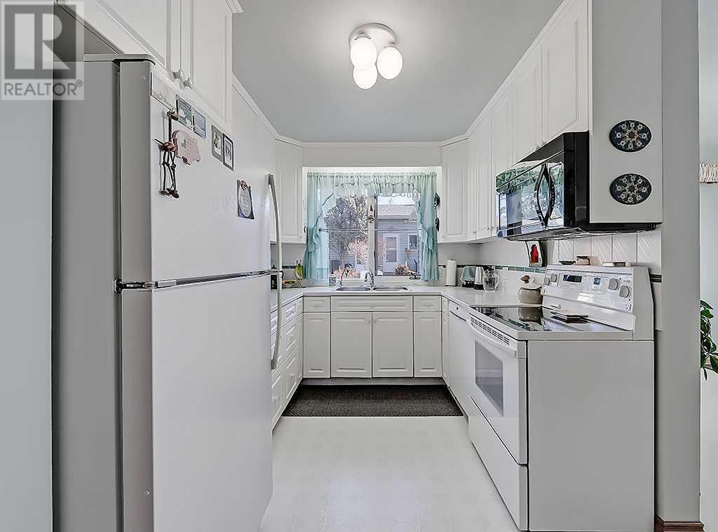 Property at 44 Rosevale Drive NW image 5