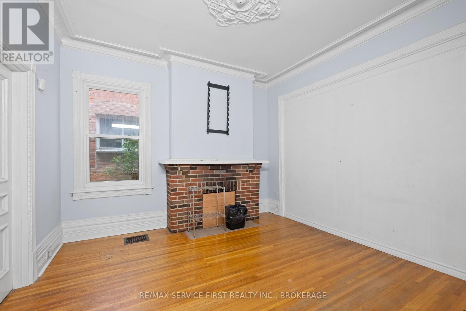 392 Alfred Street, Kingston (East Of Sir John A. Blvd), Ontario  K7K 4H7 - Photo 19 - X12218051