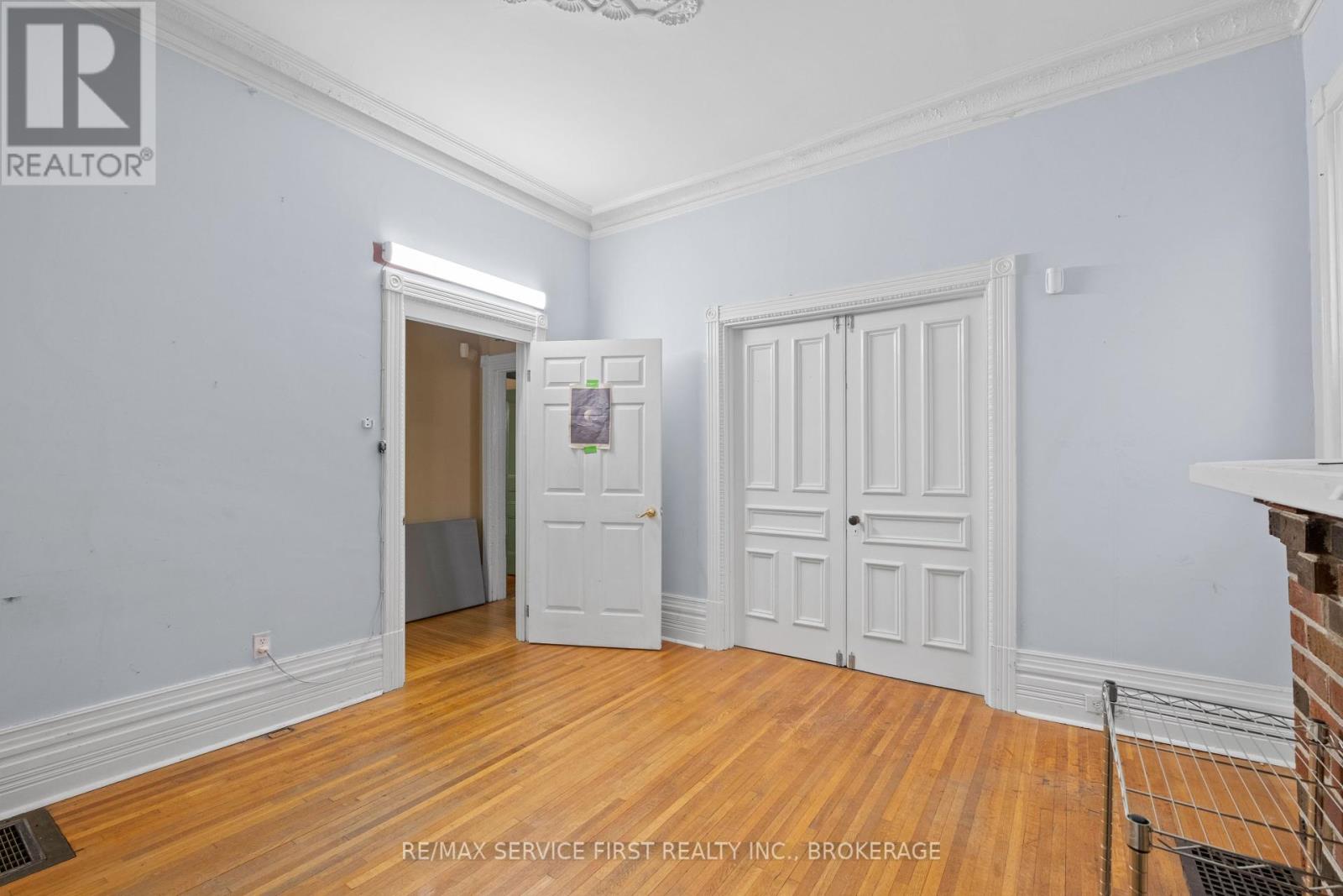 392 Alfred Street, Kingston (East Of Sir John A. Blvd), Ontario  K7K 4H7 - Photo 20 - X12218051