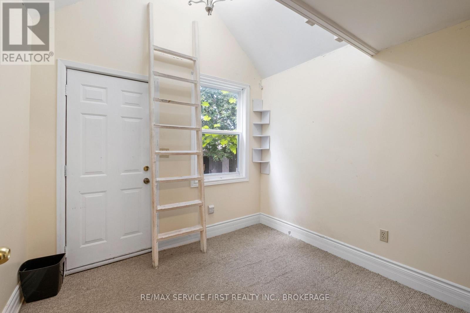 392 Alfred Street, Kingston (East Of Sir John A. Blvd), Ontario  K7K 4H7 - Photo 27 - X12218051