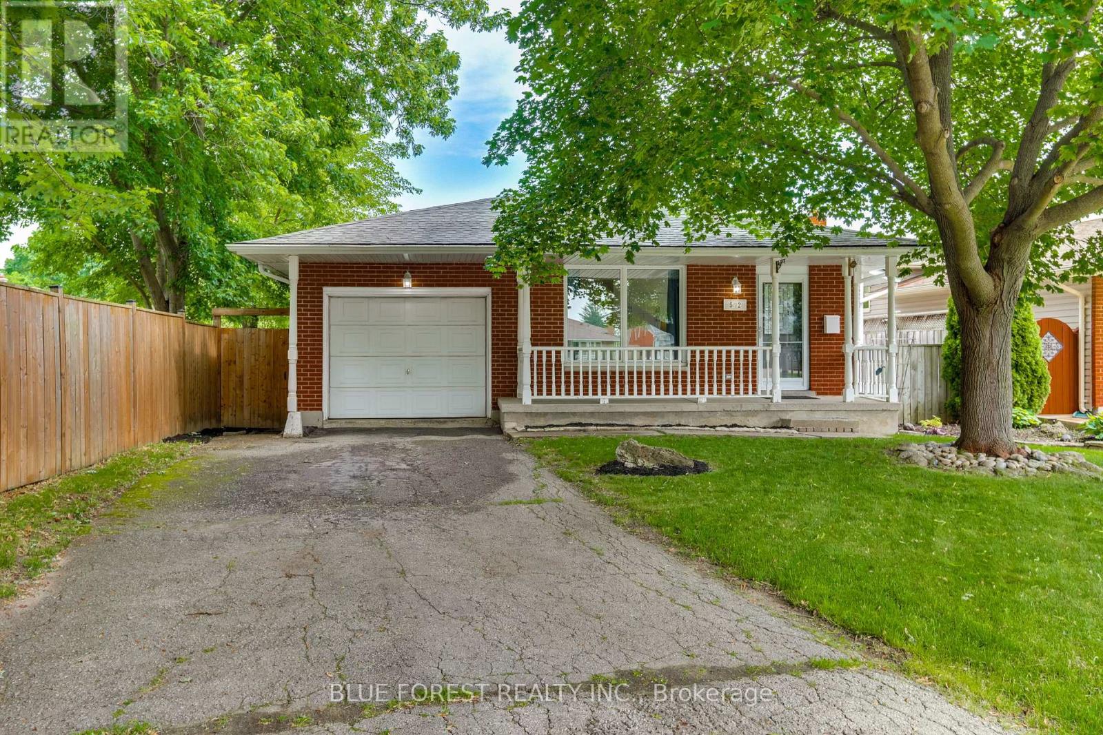 52 GLENDALE AVENUE, London South, Ontario