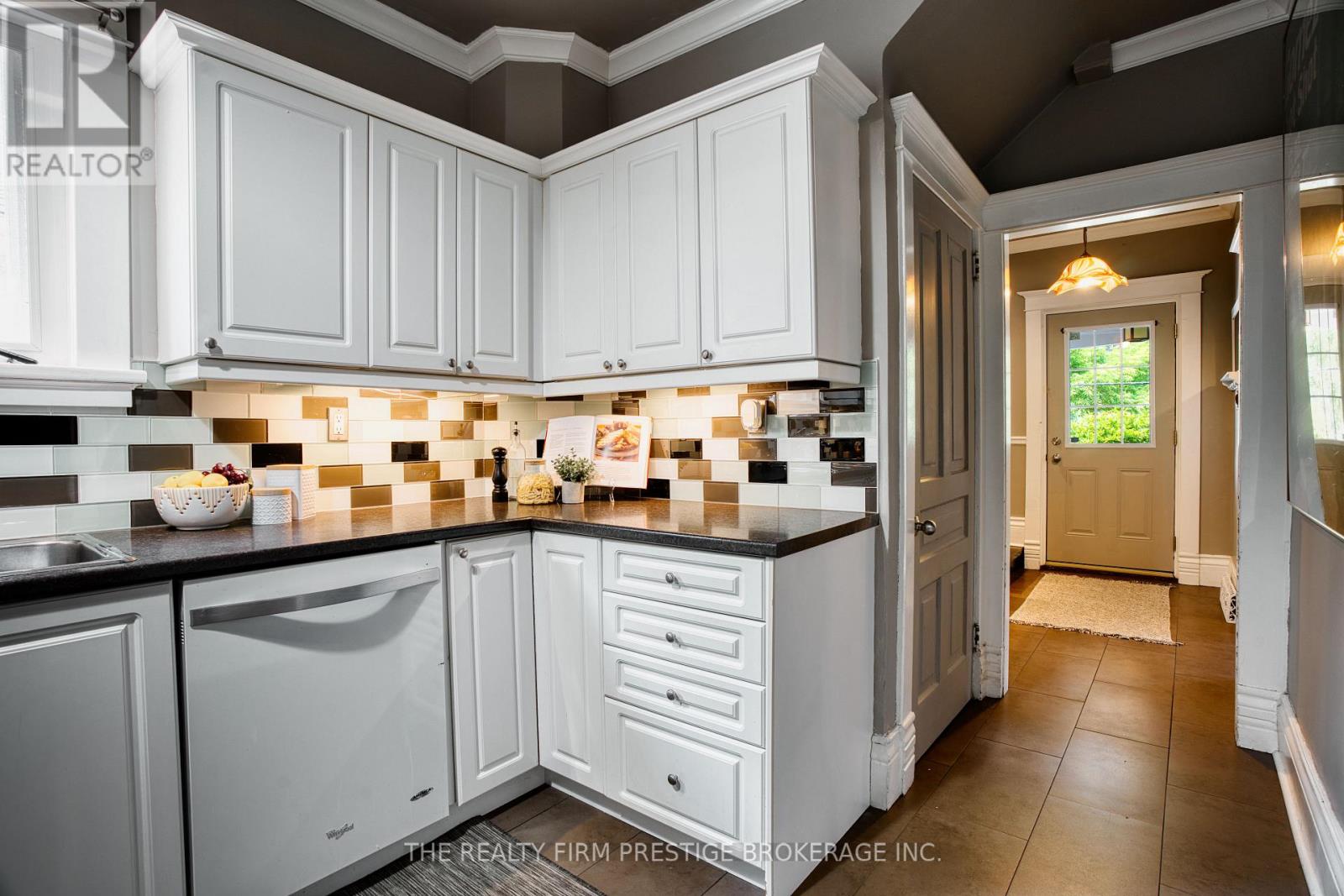 42 Evergreen Avenue, London South, Ontario  N6J 1A5 - Photo 15 - X12218072