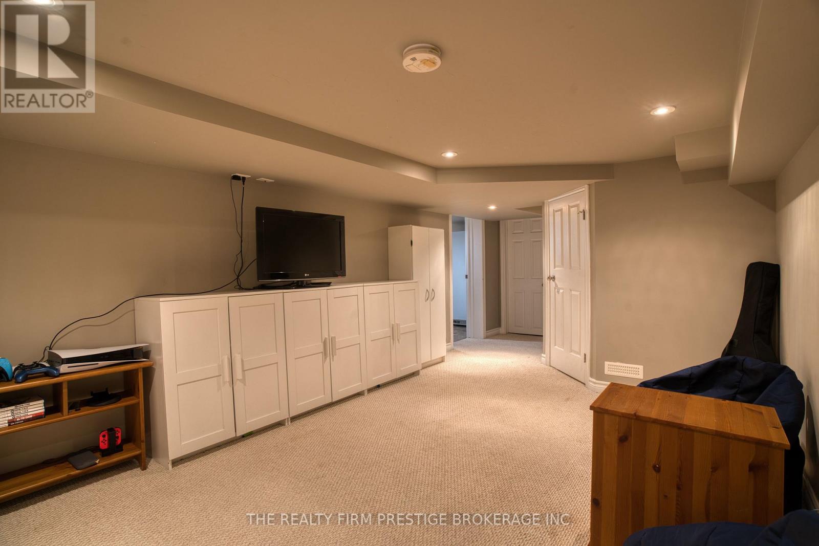42 Evergreen Avenue, London South, Ontario  N6J 1A5 - Photo 34 - X12218072