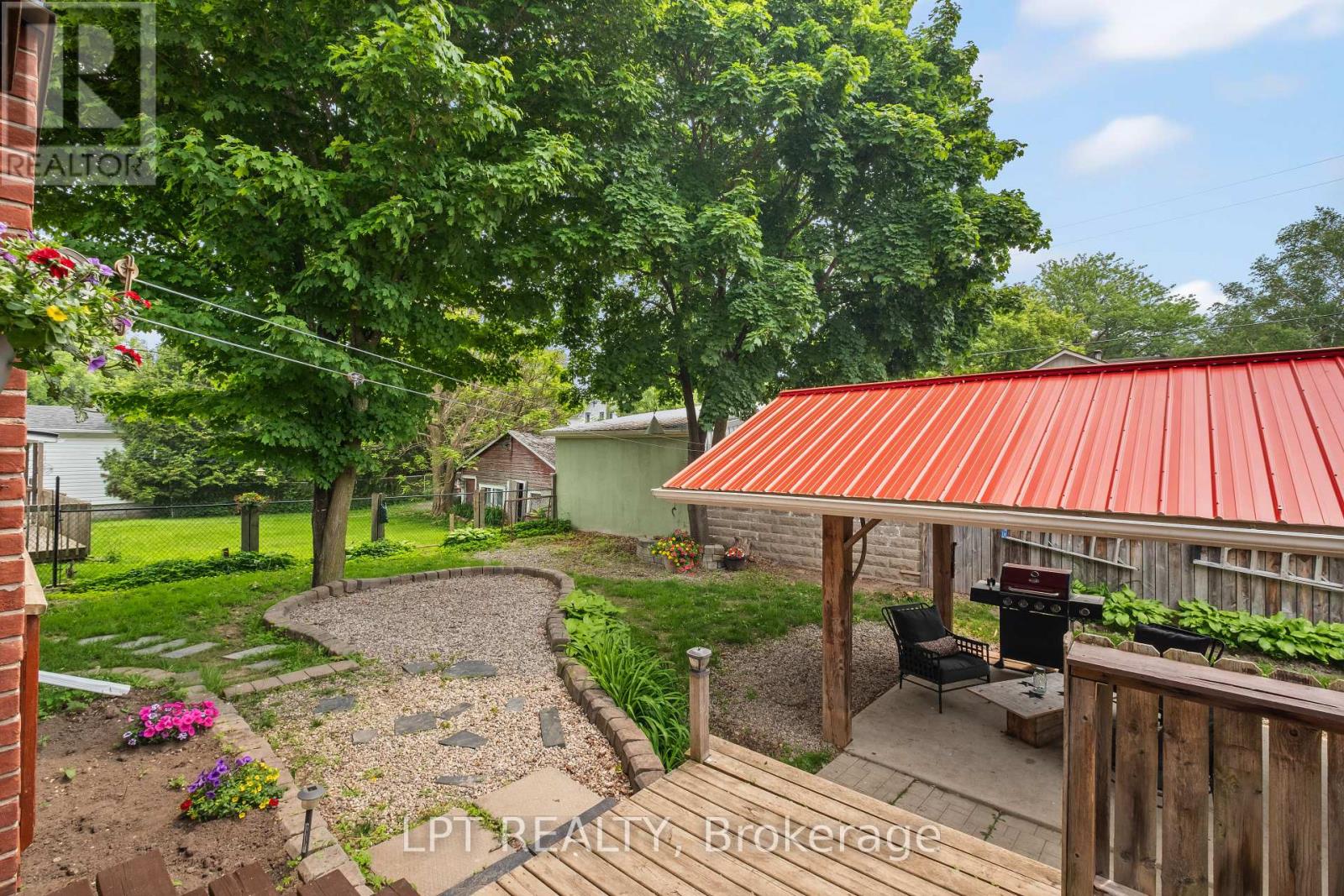 277 Brock Street, Gananoque, Ontario  K7G 1K5 - Photo 37 - X12216068