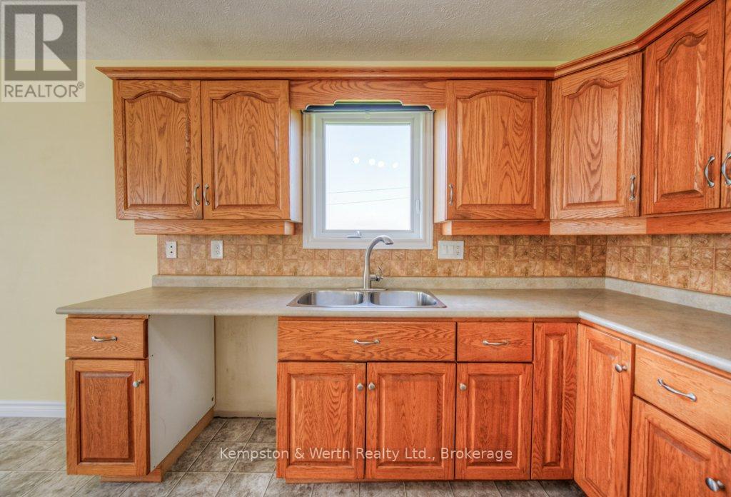 8430 175 Road, North Perth, Ontario  N0G 1Y0 - Photo 13 - X12218068