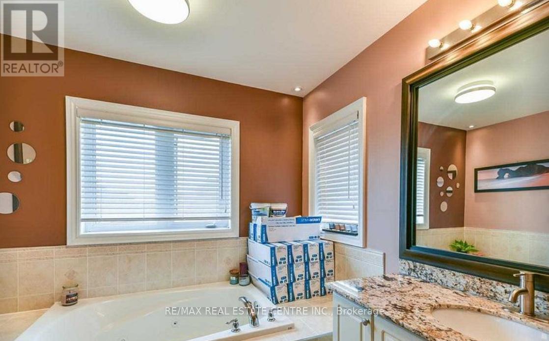 12 Fort Williams Drive, Brampton, Ontario  L6X 0W5 - Photo 24 - W12217154