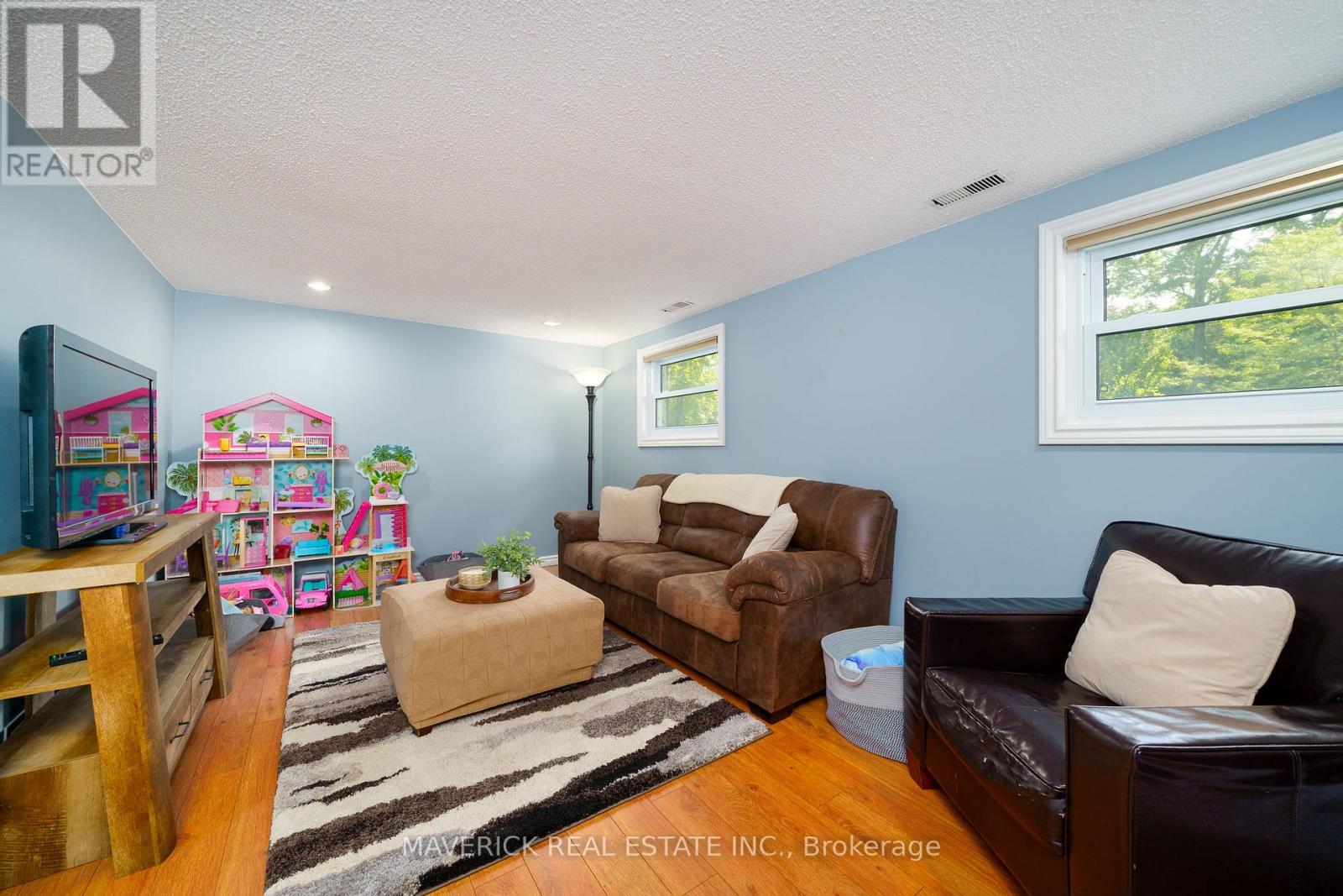 485 Griffith Street, London South, Ontario  N6K 2S3 - Photo 23 - X12215926