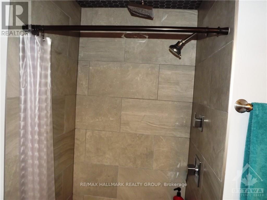 2 - 381 Cooper Street E, Ottawa, Ontario  K2P 0G8 - Photo 13 - X12218092