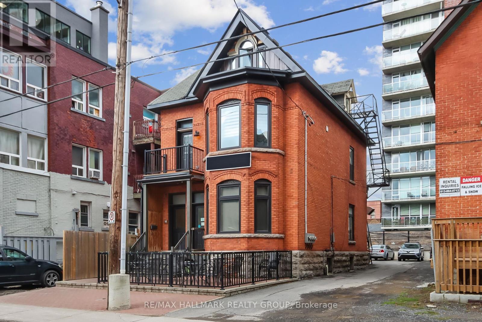 2 - 381 Cooper Street E, Ottawa, Ontario  K2P 0G8 - Photo 2 - X12218092