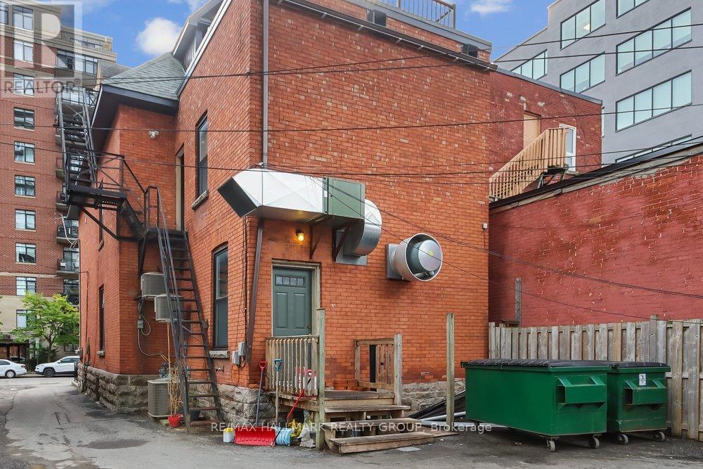 2 - 381 Cooper Street E, Ottawa, Ontario  K2P 0G8 - Photo 5 - X12218092